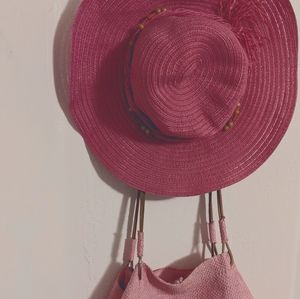 beach bag with sunhat